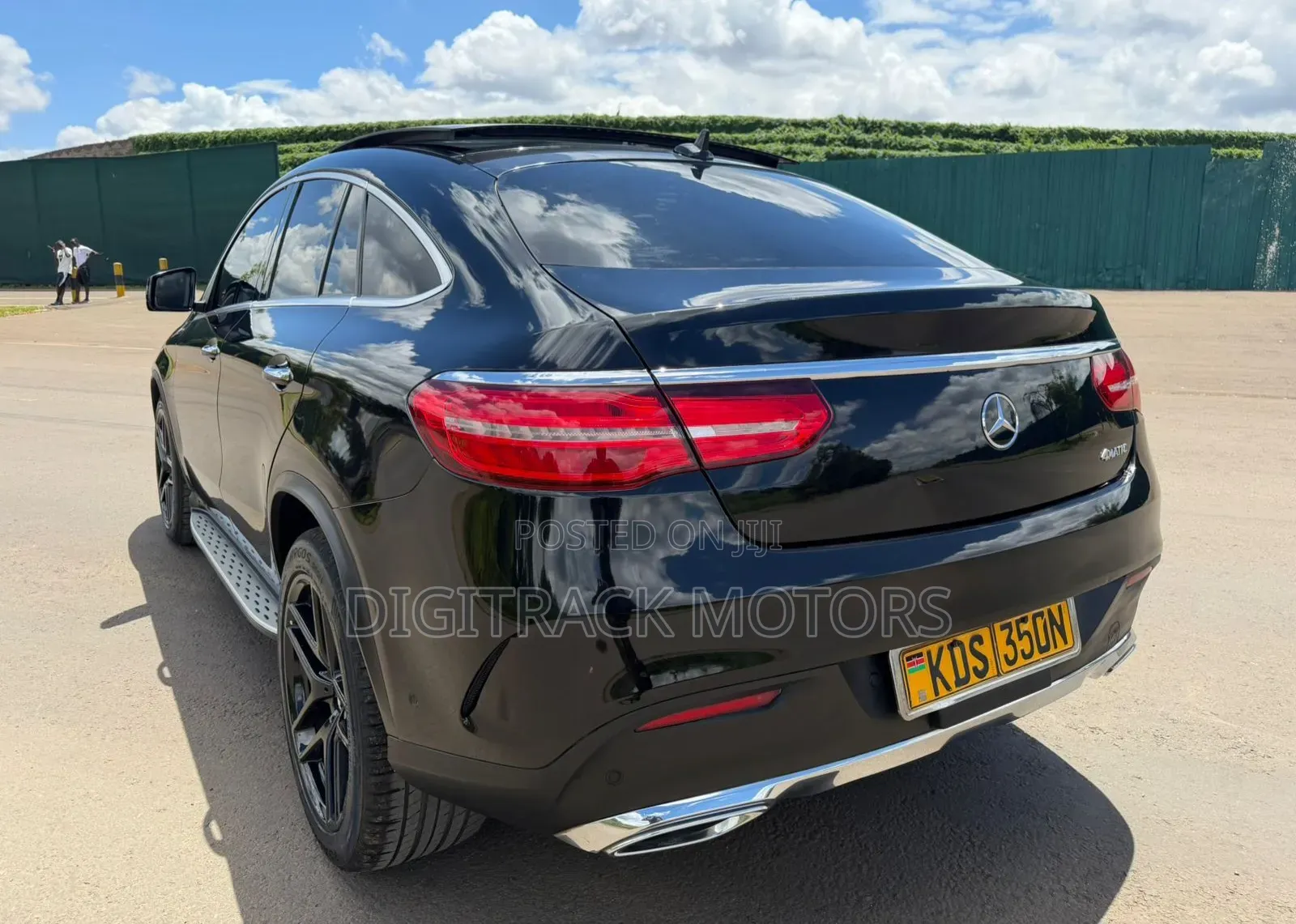 Mercedes-Benz 350D 2015 Black
