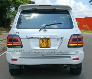 Toyota Land Cruiser 2002 White