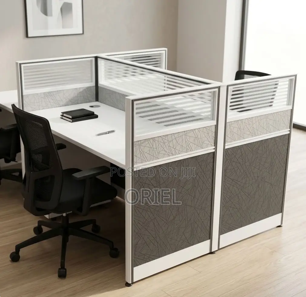 Office Workstation : 2-Seater Open Black & White Workstation