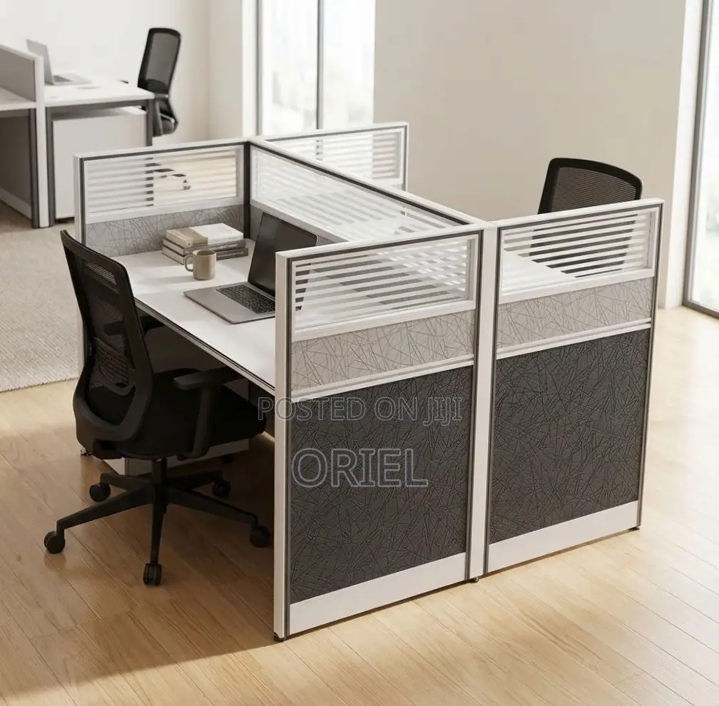 Office Workstation : 2-Seater Open Black & White Workstation