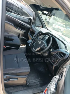 Toyota Noah 2018 Gray