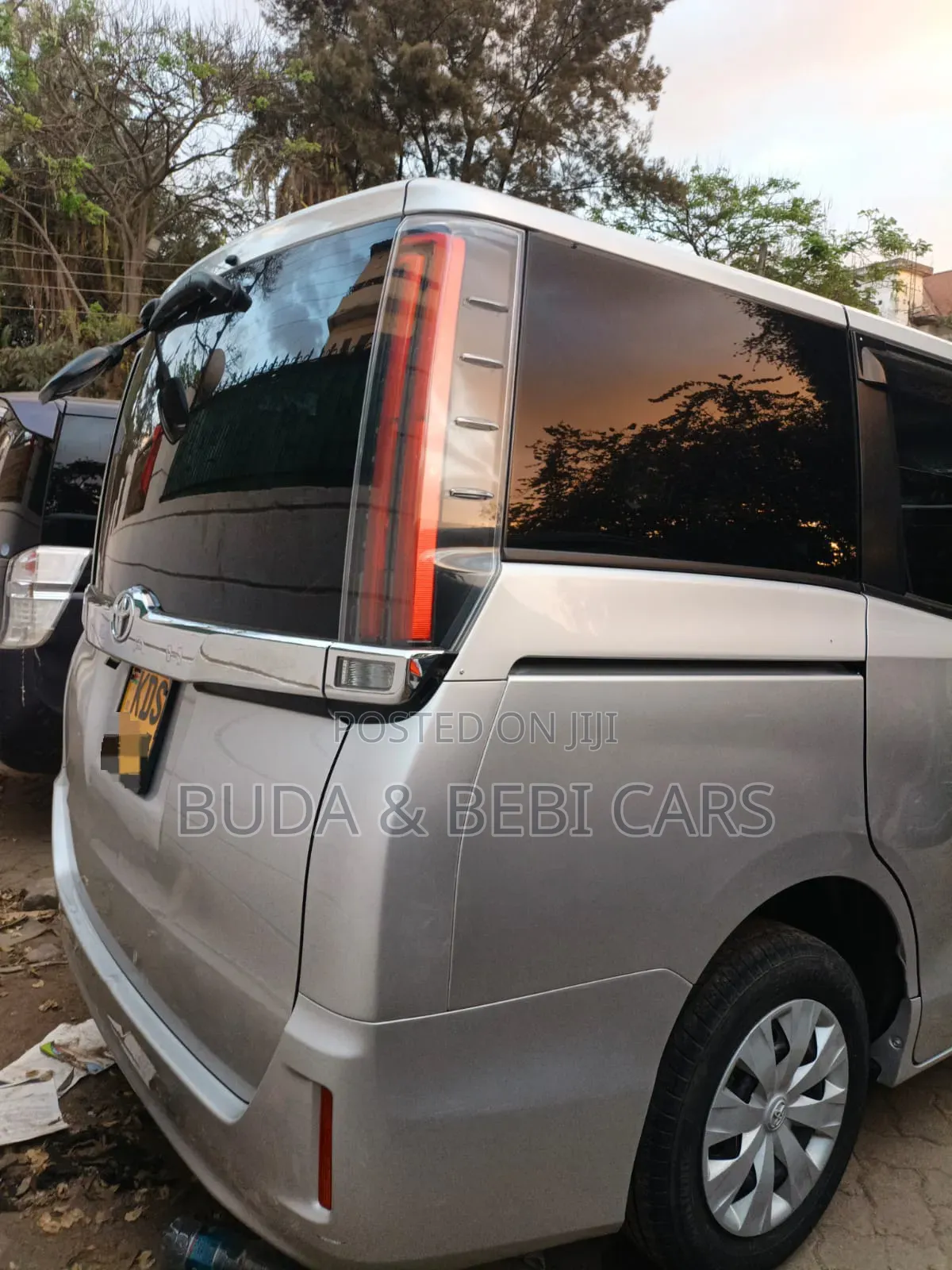 Toyota Noah 2018 Gray