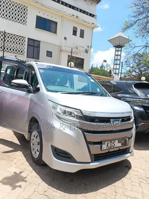 Toyota Noah 2018 Gray