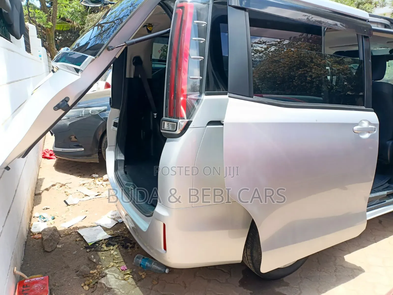Toyota Noah 2018 Gray