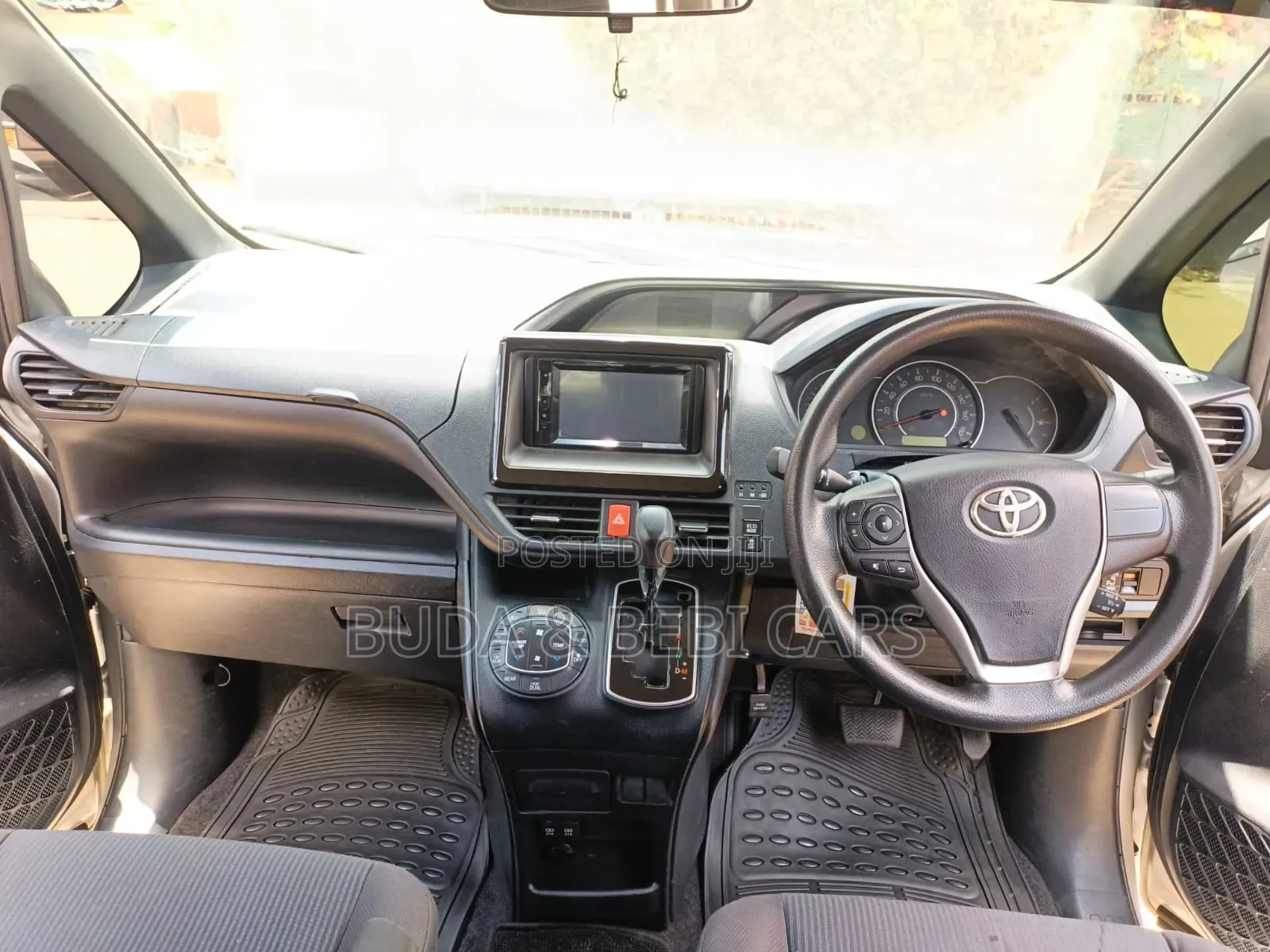 Toyota Noah 2018 Gray