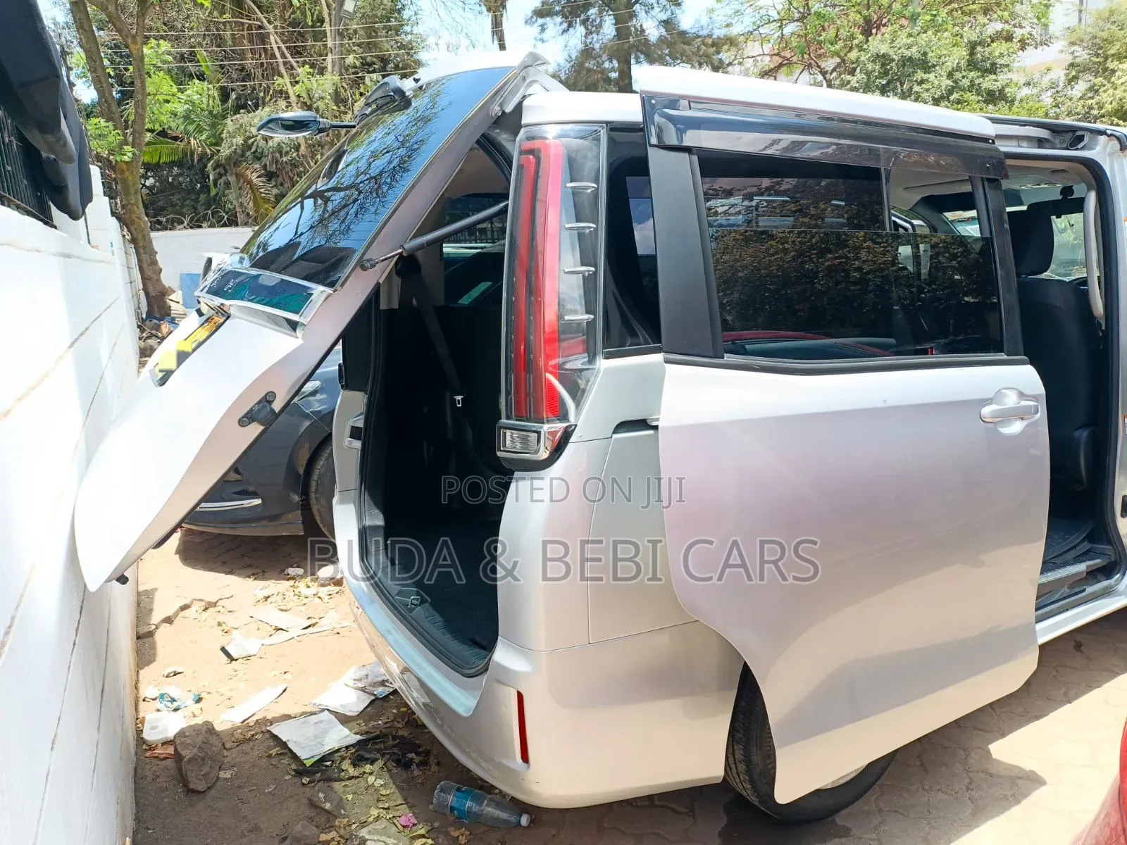 Toyota Noah 2018 Gray