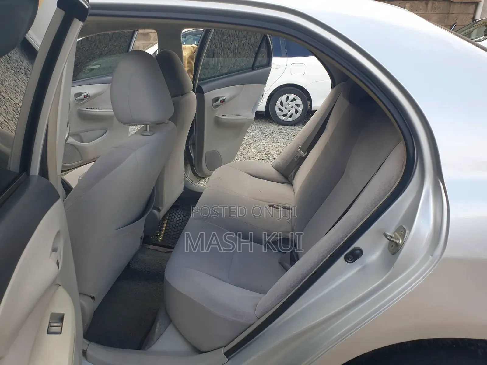 Toyota Axio 2011 Silver