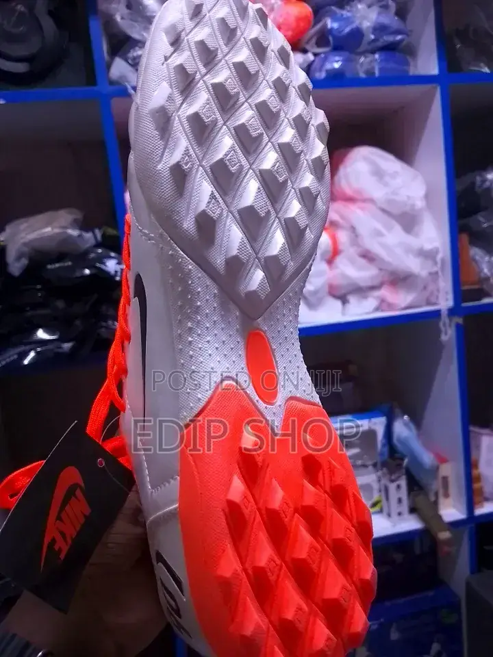 T90 Trainer Soccer Ball Boots.