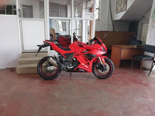 Hero Hero Hunk 150R Dual Disc ABS 2026 Red