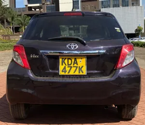 Toyota Vitz 2013 Maroon