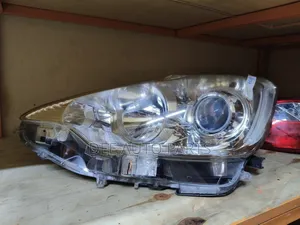Aqua 2010 Headlight