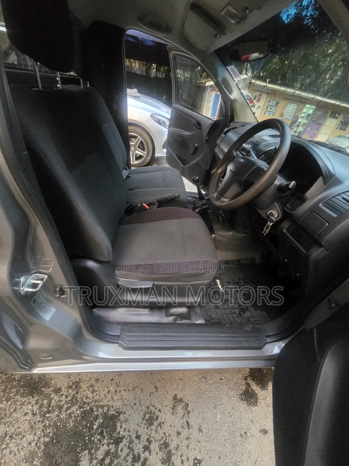 Isuzu D-MAX 2023 Silver
