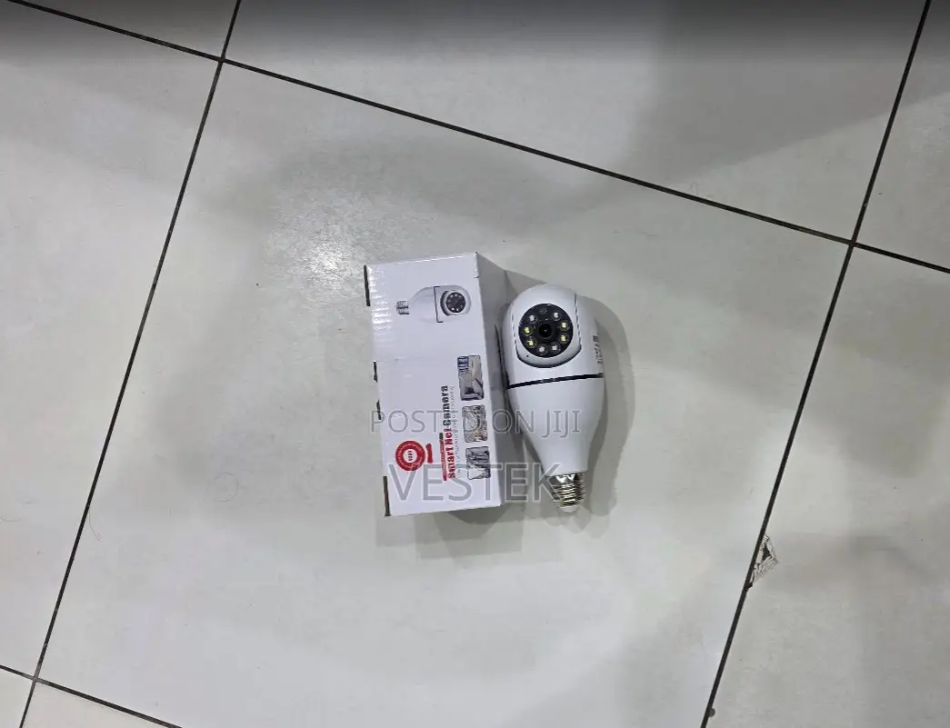 Auto-Tracking V380 Pro Single Lens 1080P Light Bulb Security Camera