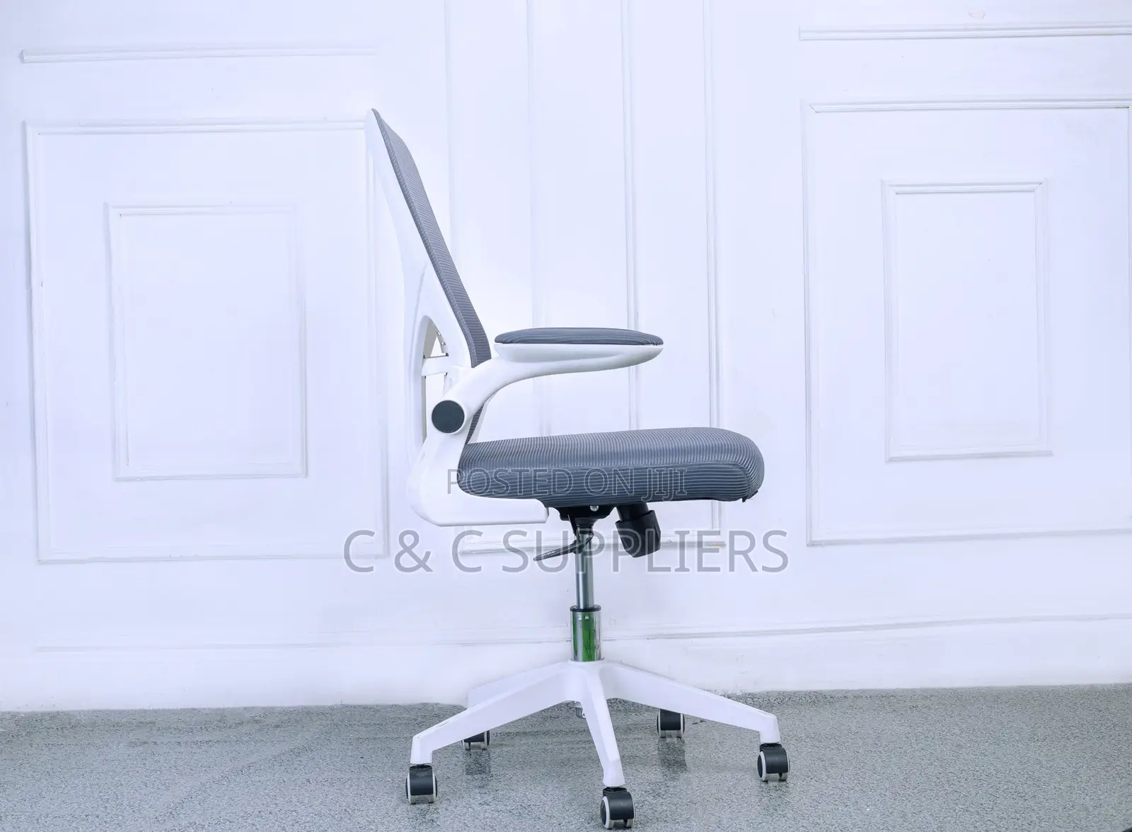 Medium Back Mesh Chair With Flip Armrest