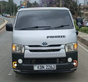 Toyota HiAce 2016 Silver
