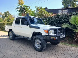 Toyota Land Cruiser 2014 White