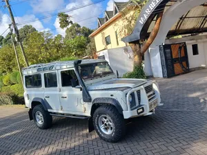 Land Rover Defender 2022 White