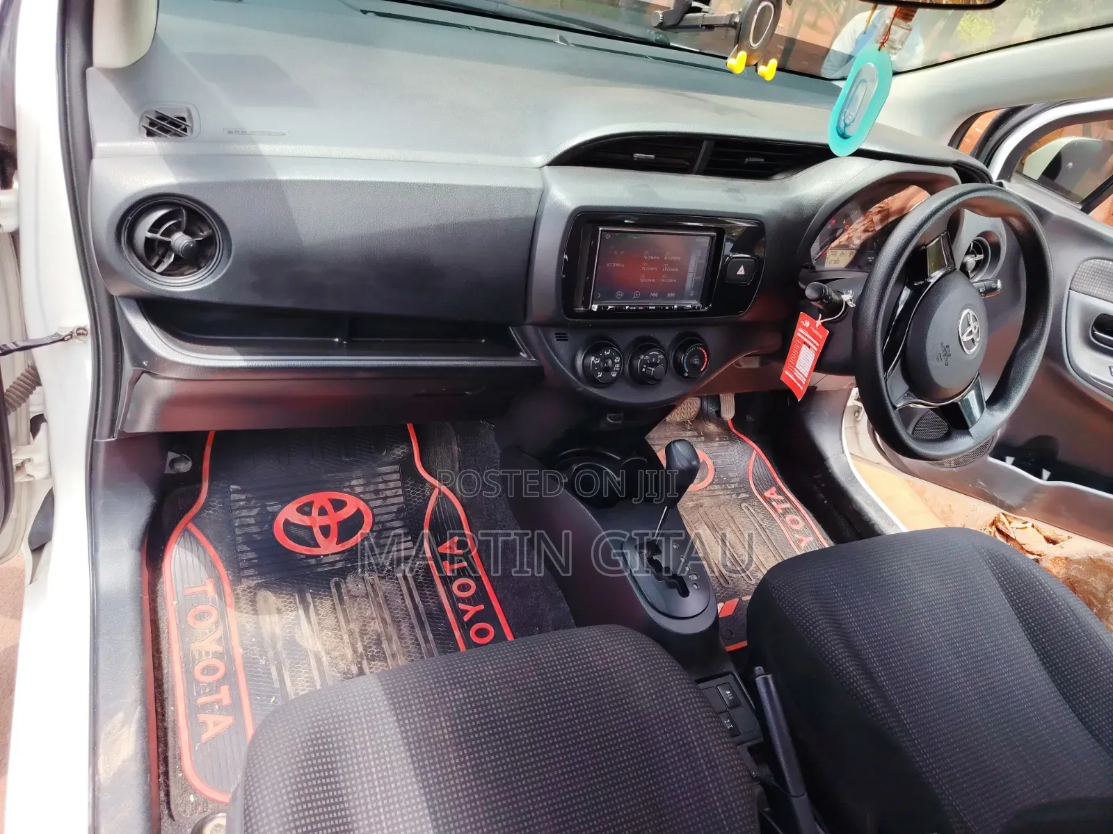 Toyota Vitz 2017 White