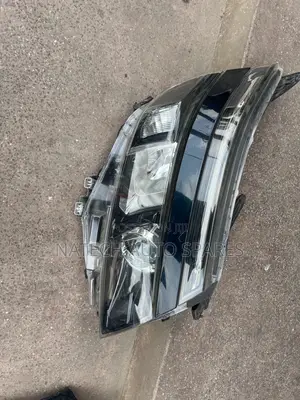 Toyota Voxy Headlight 2015