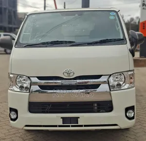 Toyota HiAce 2019 White