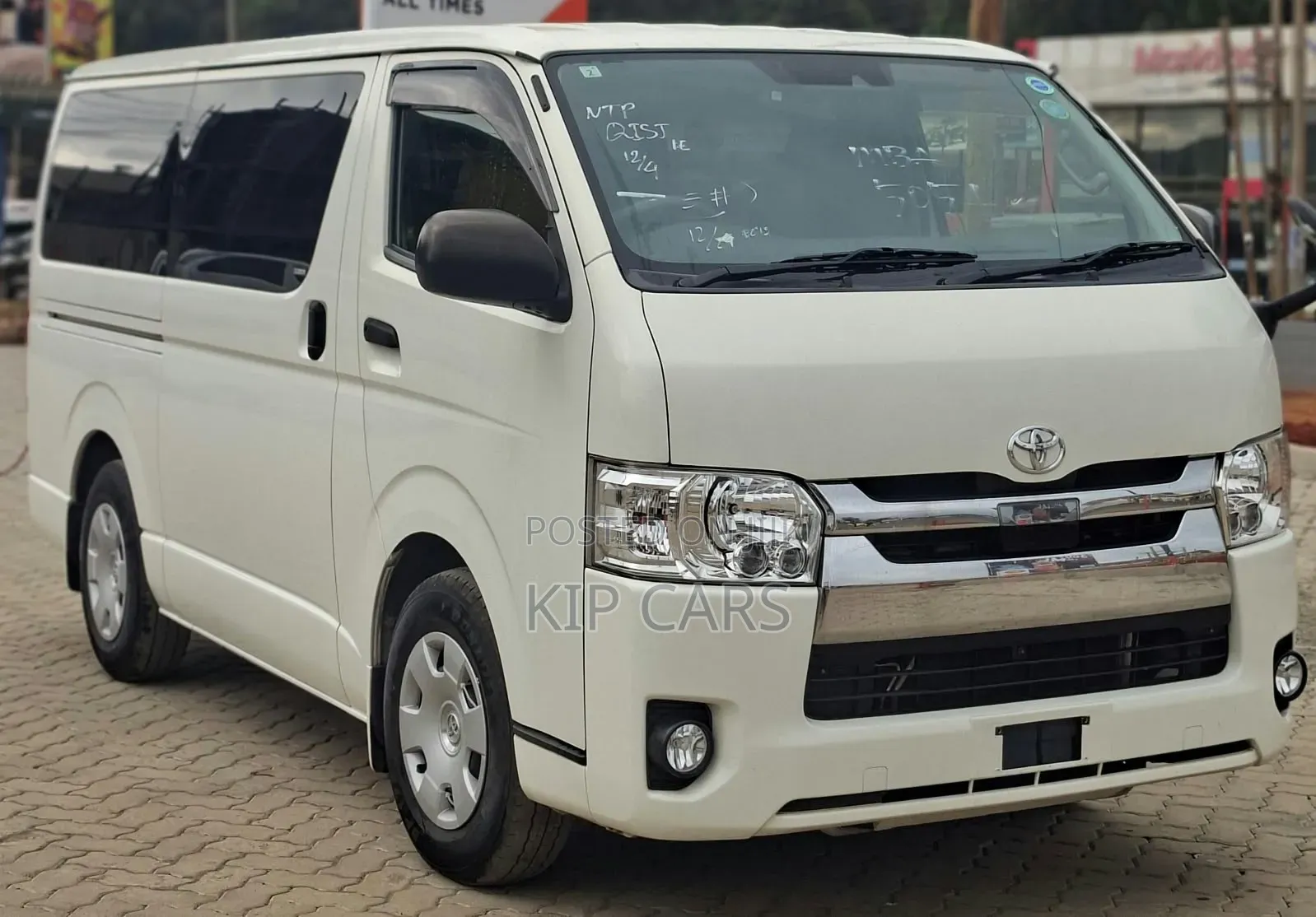 Toyota HiAce 2019 White