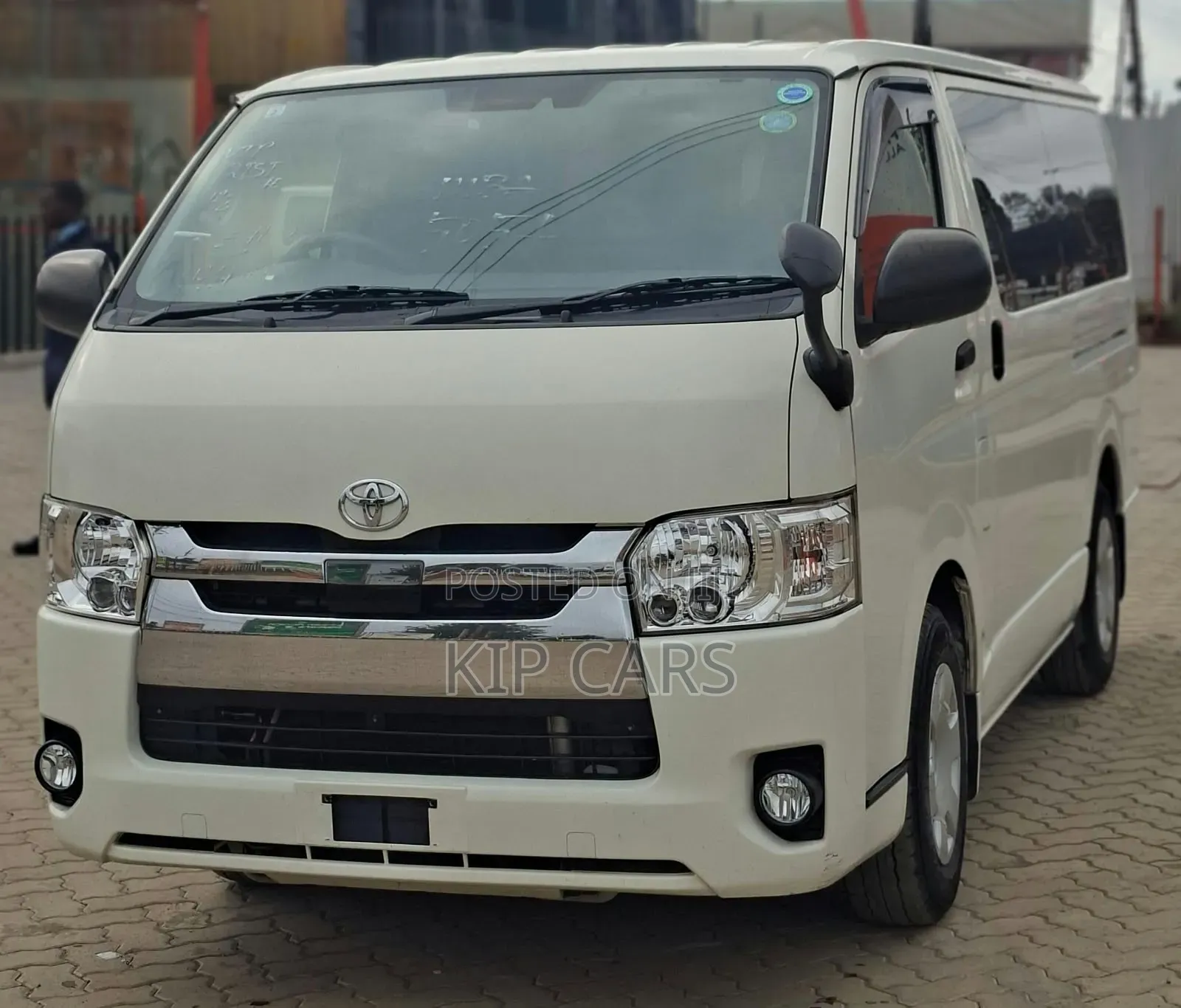 Toyota HiAce 2019 White