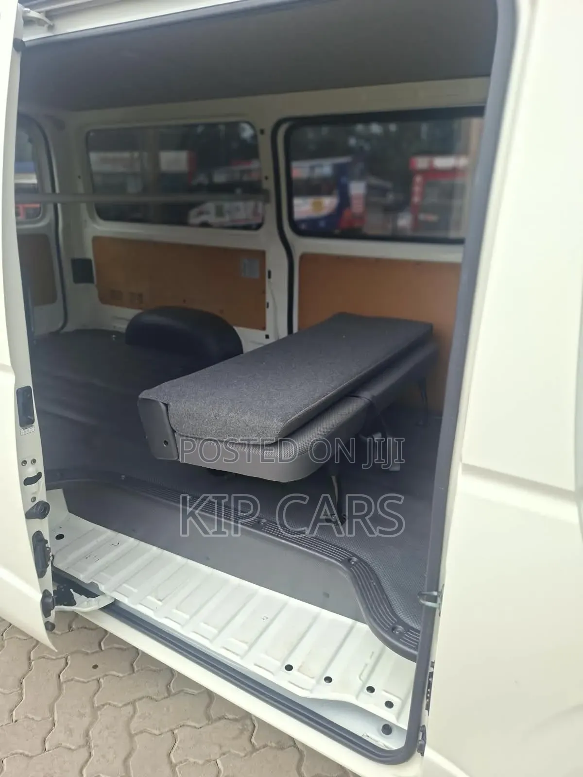 Toyota HiAce 2019 White