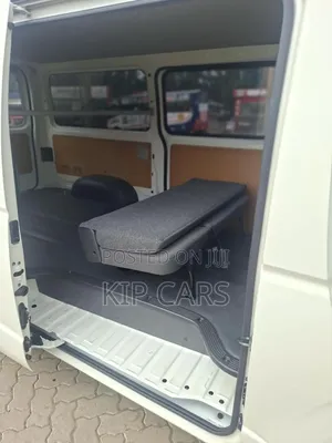 Toyota HiAce 2019 White