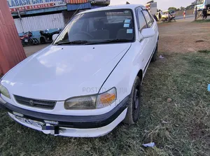 Toyota Corolla 1.3 Sedan 1996 White