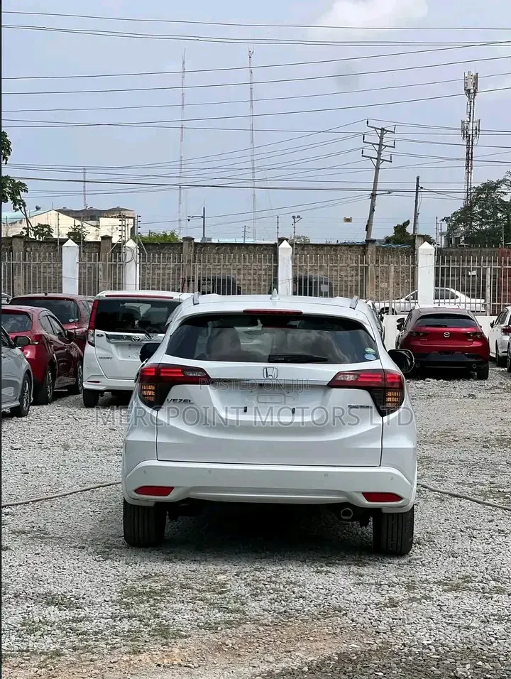 Honda Vezel 2019 White