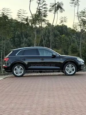 Audi Q5 2.0T Premium AWD quattro 2019 Black