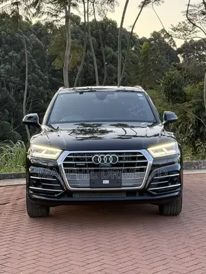 Audi Q5 2.0T Premium AWD quattro 2019 Black