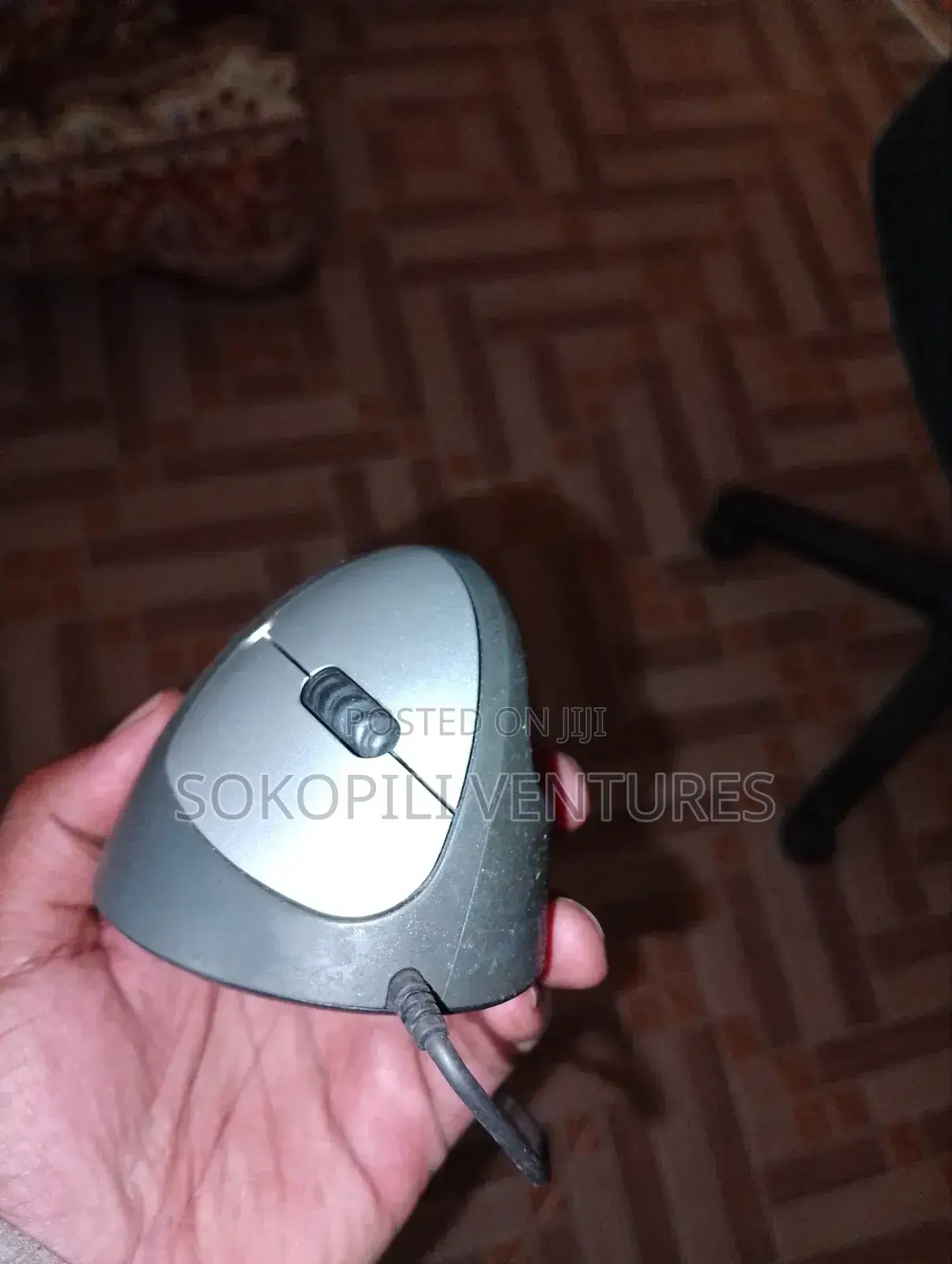 Ergonomic Goldtouch USB Mouse Good for Gaming and Lengthy PC Usage