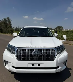 Toyota Land Cruiser Prado 2021 White