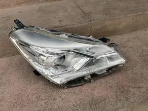 Toyota Vitz 2017 Headlight (302)