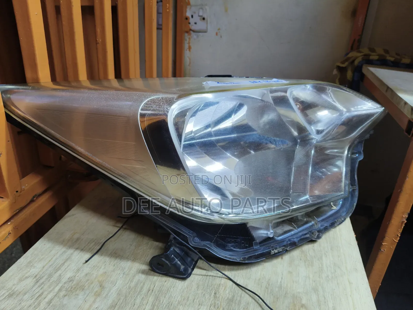 Ractis 2012 Headlight