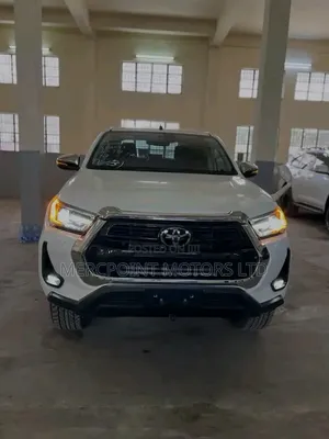 Toyota Hilux 2020 White