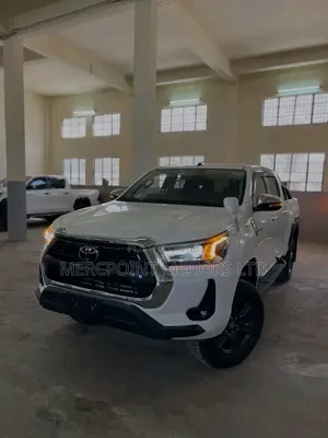 Toyota Hilux 2020 White