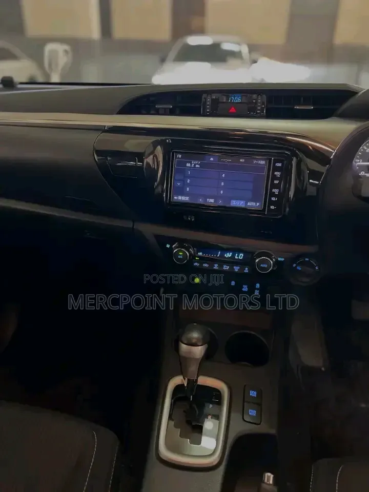 Toyota Hilux 2020 White
