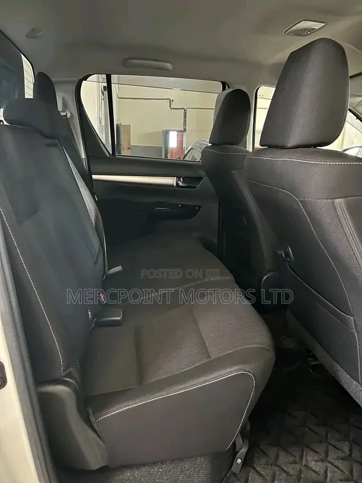 Toyota Hilux 2020 White