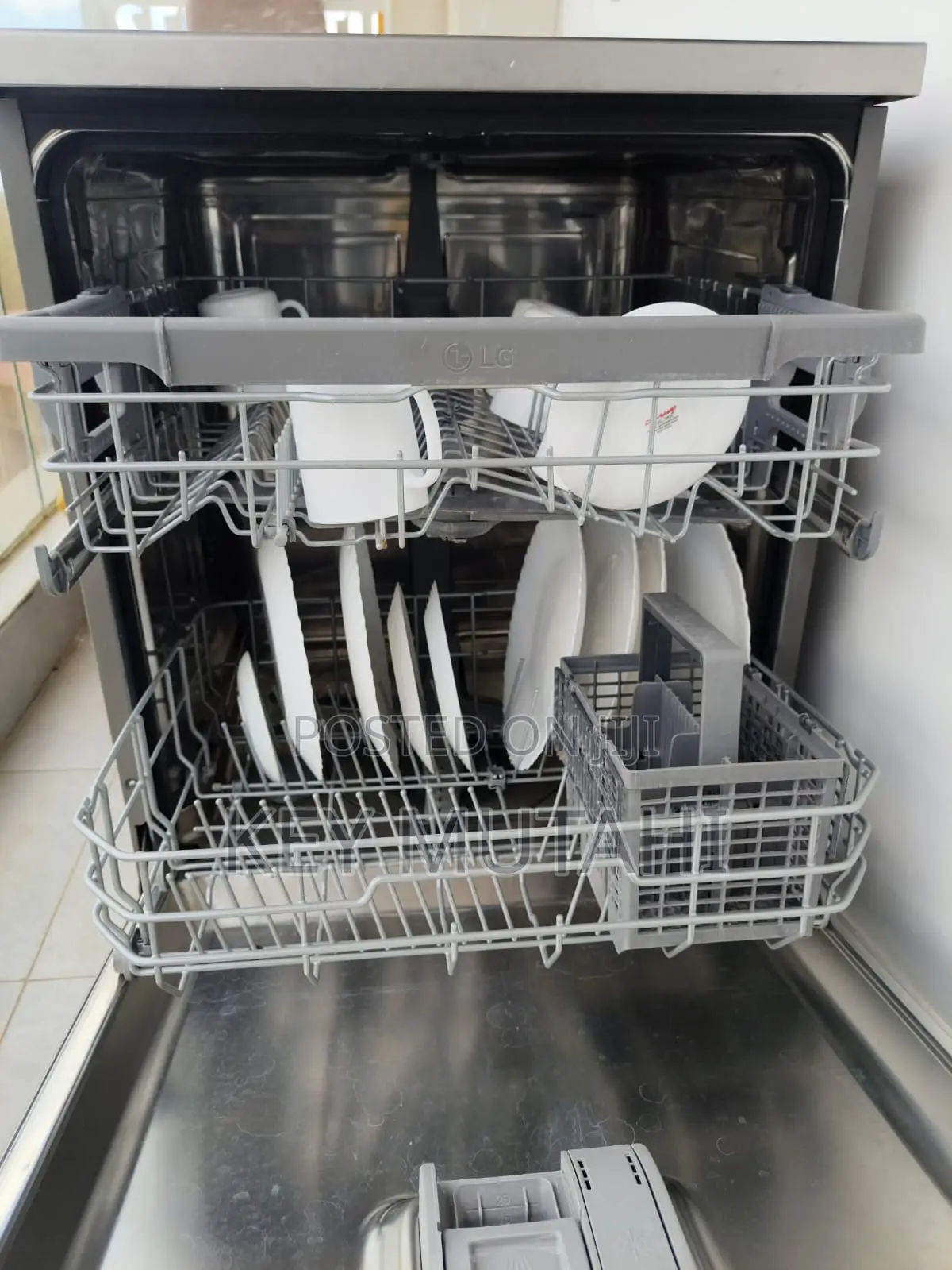 LG DishWsher With Quadwash