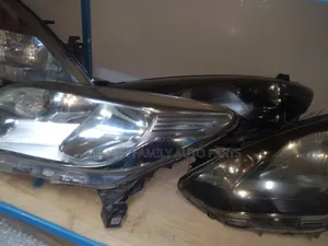 Nissan Note Headlight * 