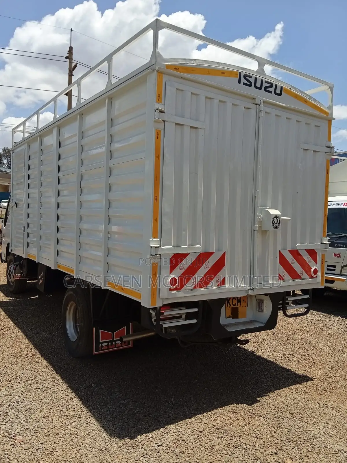Isuzu NPR 2017 White