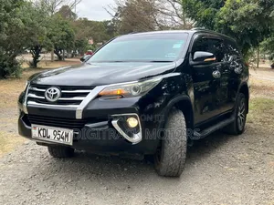 Toyota Fortuner 2016 Black