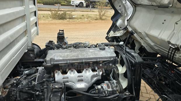 Isuzu NPR 2017 - thumbnail 14
