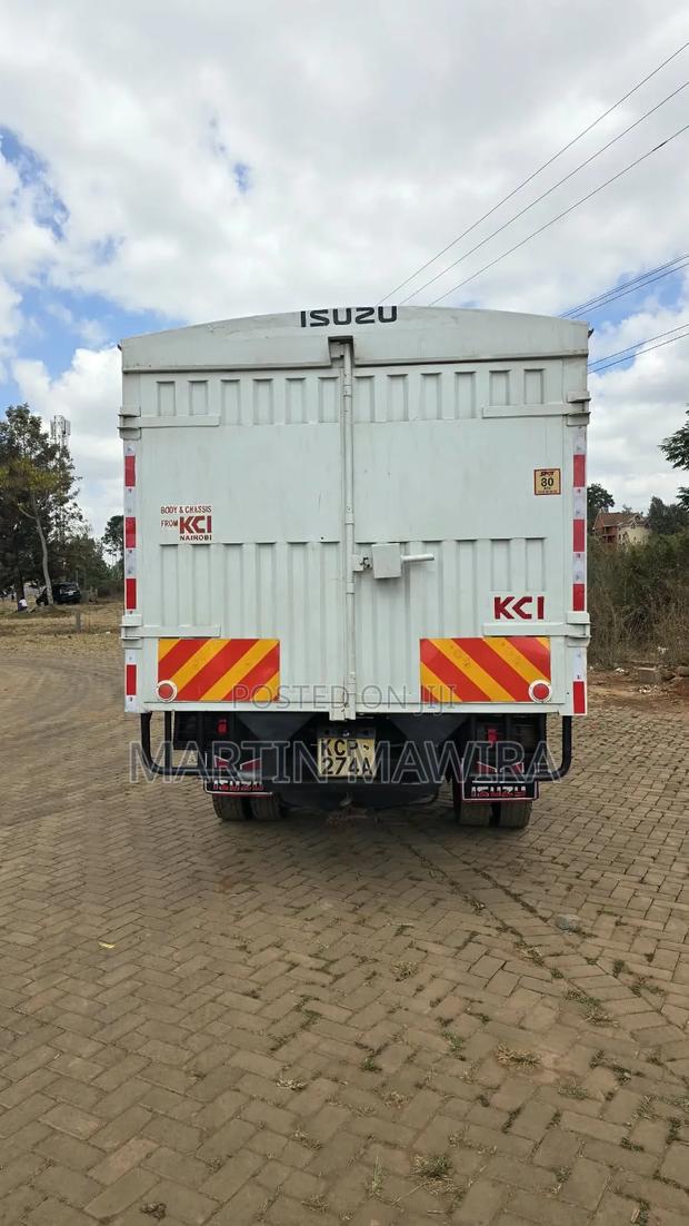 Isuzu NPR 2017 - thumbnail 4