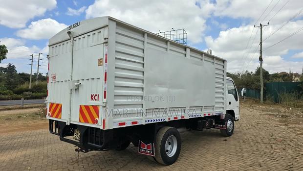 Isuzu NPR 2017 - thumbnail 8