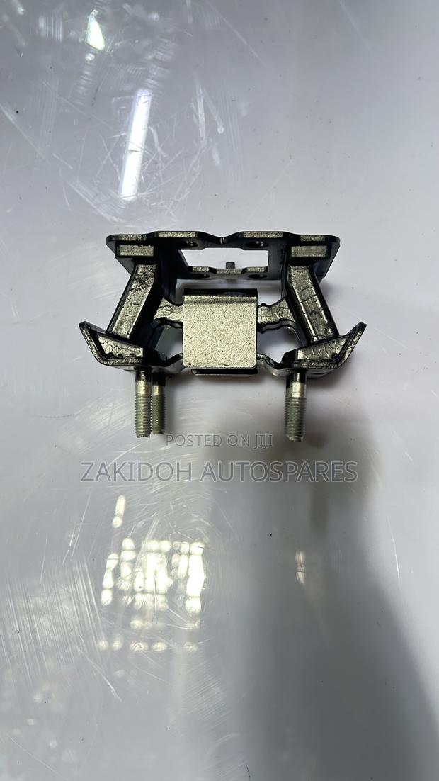 Mark X, Crown Engine Mounting - thumbnail 2