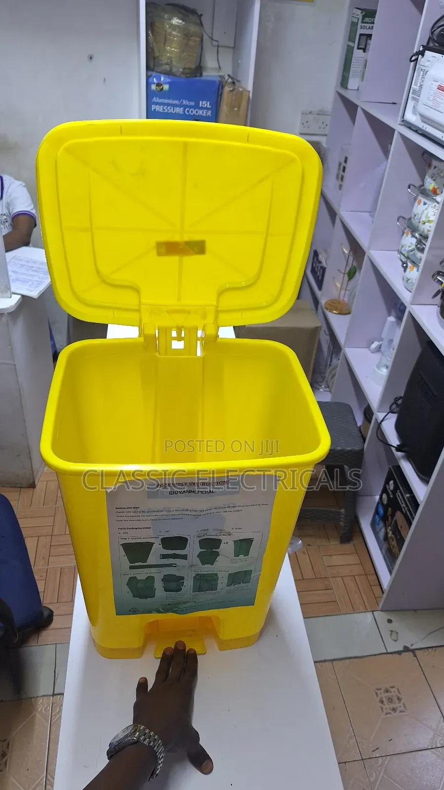 30 Litres Plastic Pedal Dustbin