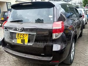 Toyota Vanguard 2011 Maroon
